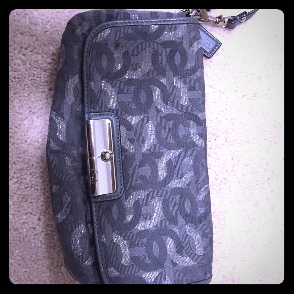 Coach clutch grey and silver
